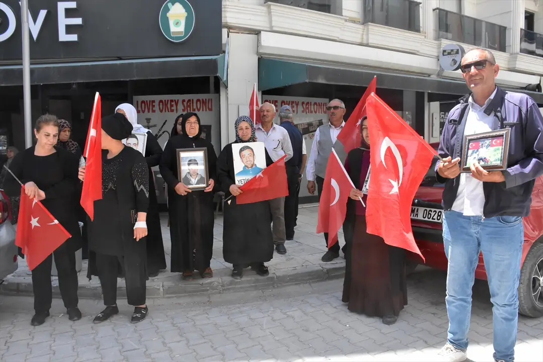DEM Parti önündeki eylemler sürüyor