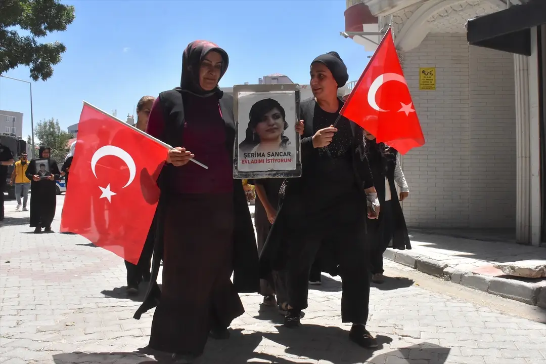 DEM Parti önündeki eylemler sürüyor
