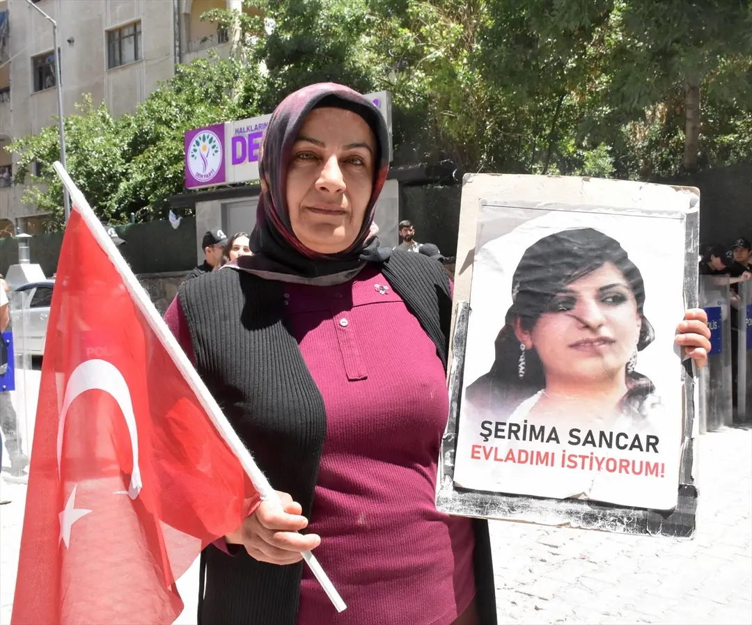 DEM Parti önündeki eylemler sürüyor