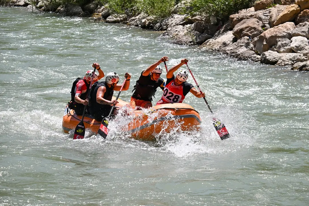 Türkiye Rafting Şampiyonası Van'da Başladı