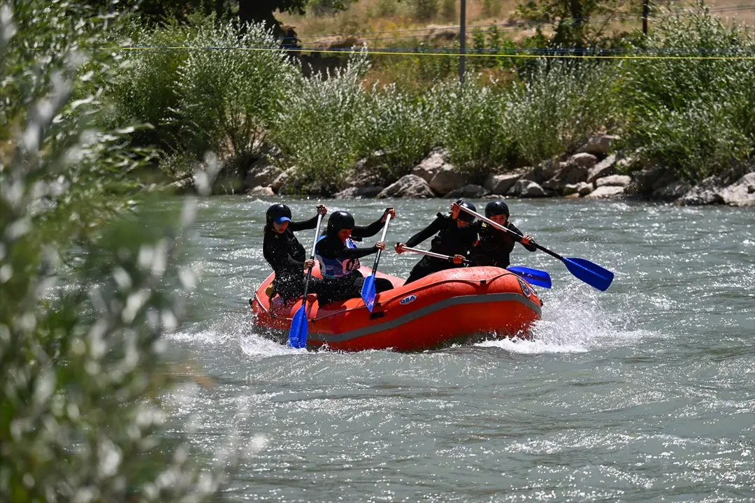 Türkiye Rafting Şampiyonası Van'da Başladı