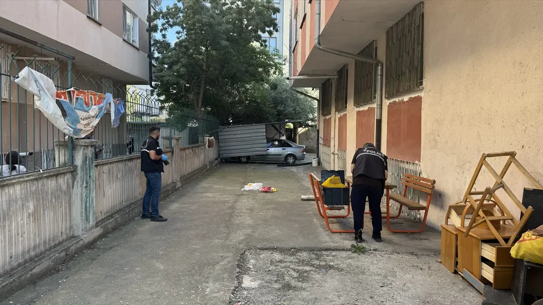 Kayseri'de 3. kattan düşen çocuk ağır yaralandı