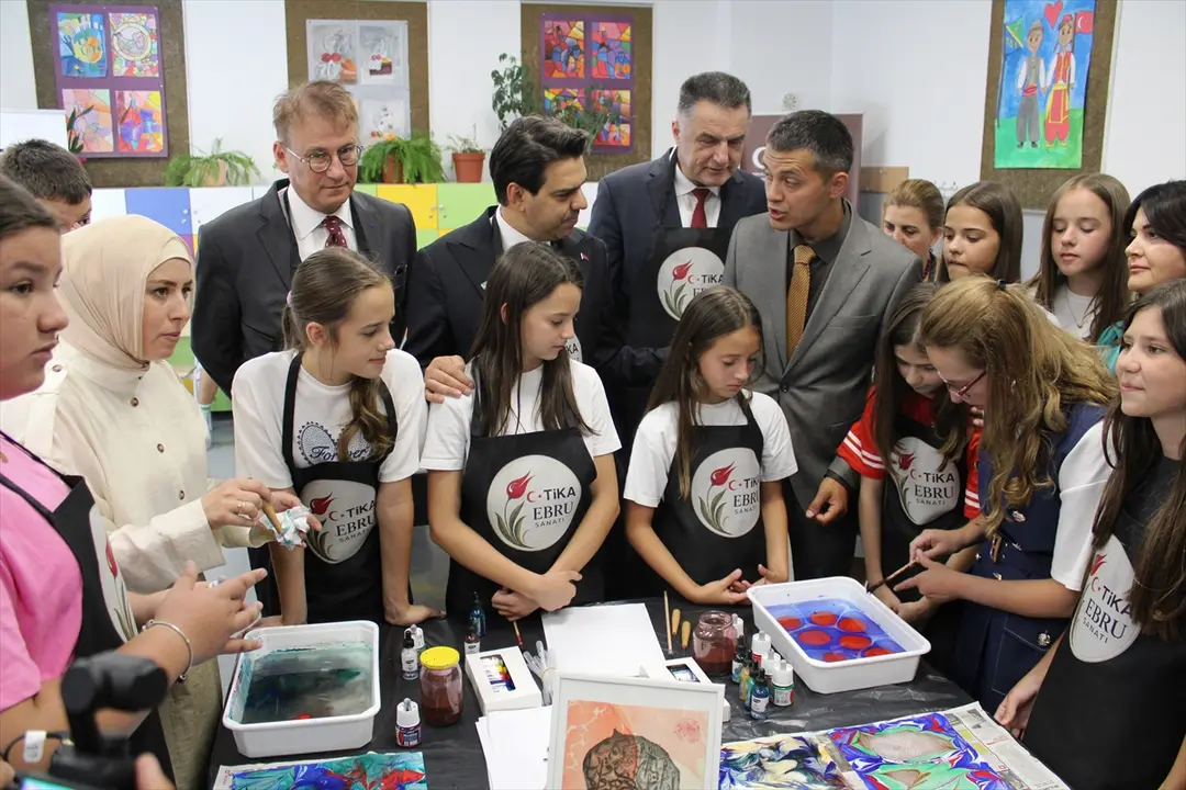 TİKA, Sırbistan'daki ilkokulun sınıflarını yeniledi