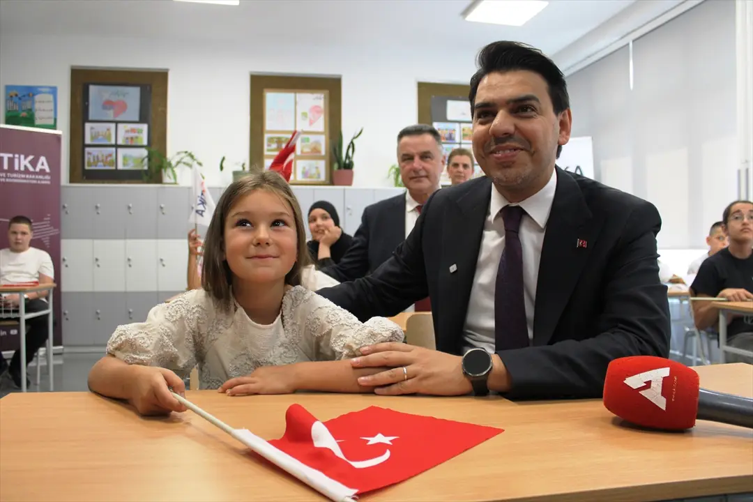 TİKA, Sırbistan'daki ilkokulun sınıflarını yeniledi