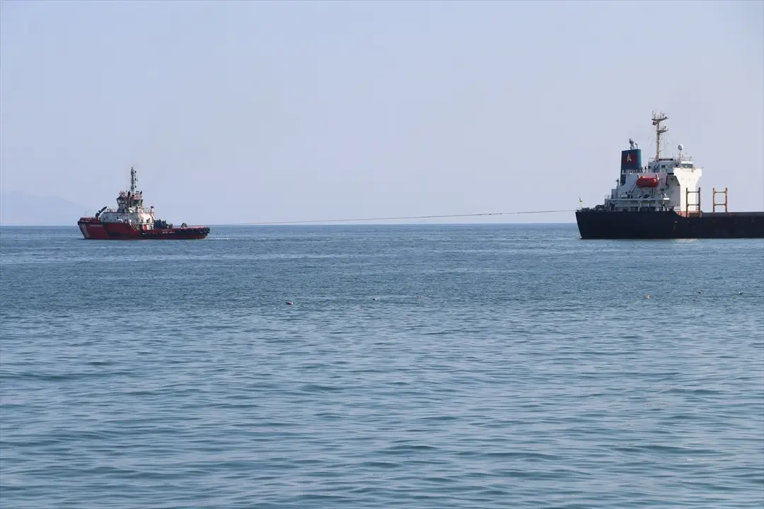Tekirdağ'da karaya oturan gemi için kurtarma yarın sürecek