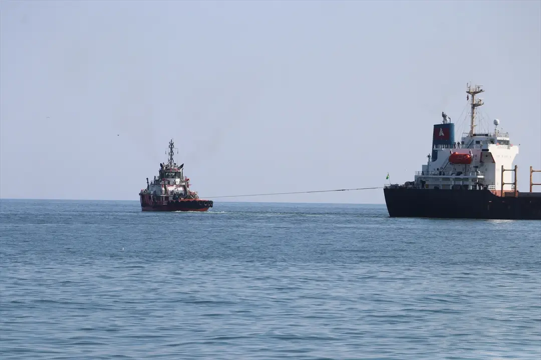Tekirdağ'da karaya oturan gemi için kurtarma yarın sürecek