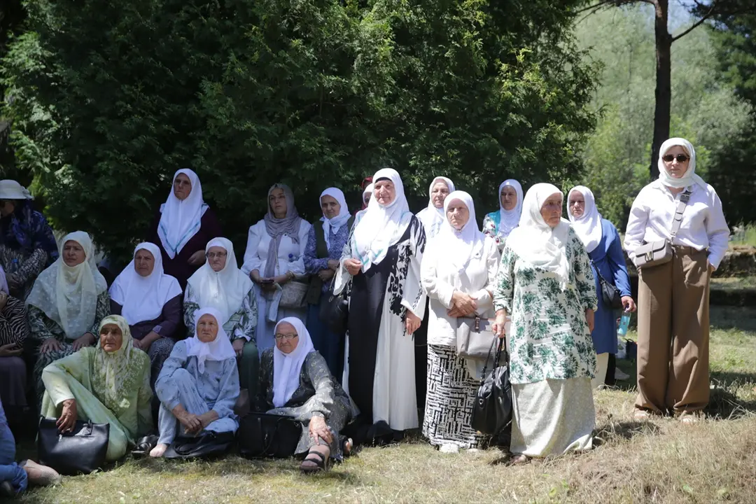 Srebrenitsa'da katledilen 6 genç anıldı
