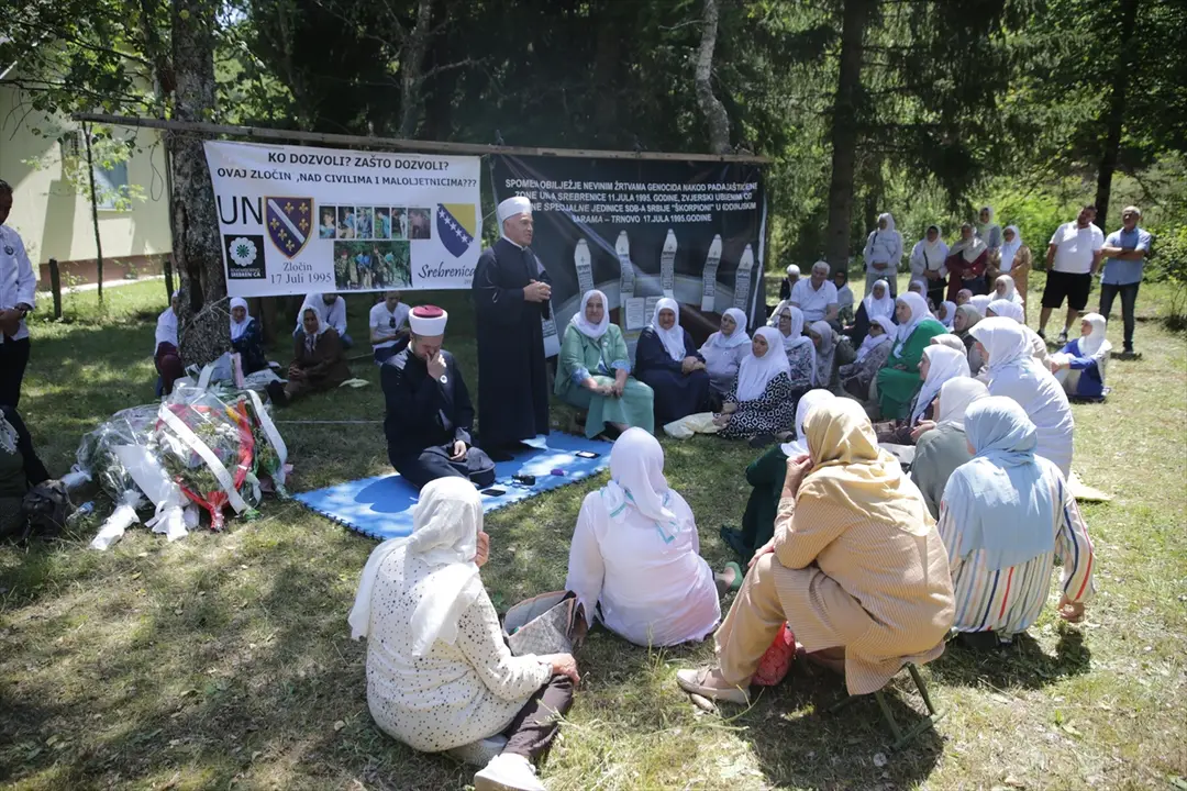 Srebrenitsa'da katledilen 6 genç anıldı