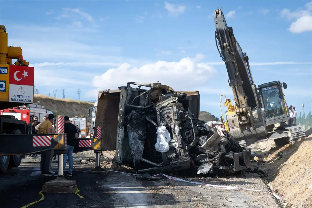 Ankara'da Kamyon Kazası: 2 Ölü
