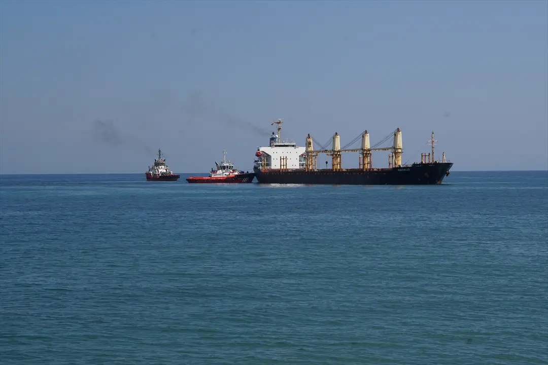 Tekirdağ'da karaya oturan gemi kurtarıldı