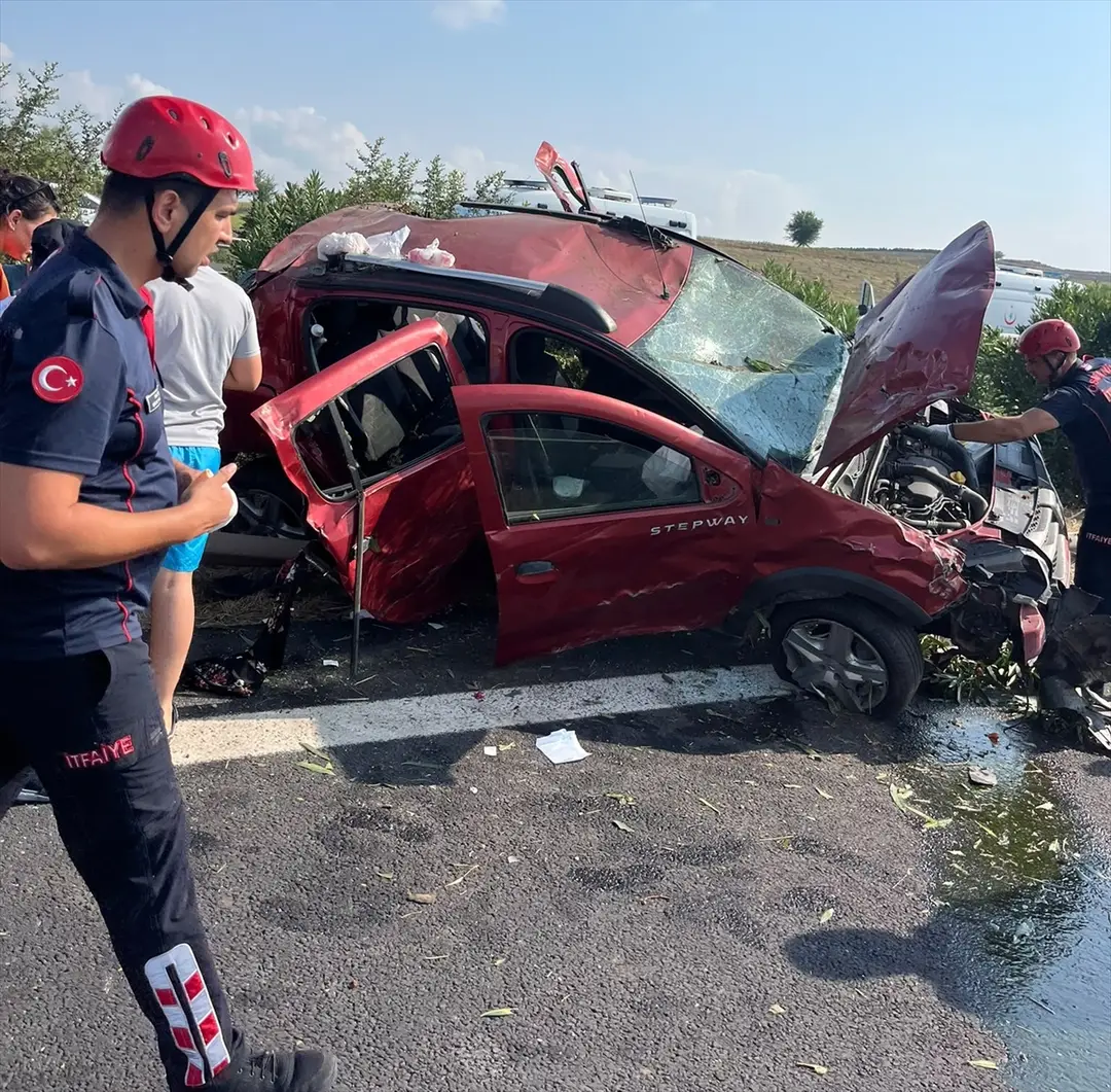 Osmaniye'de otomobil bariyere çarptı: 5 yaralı
