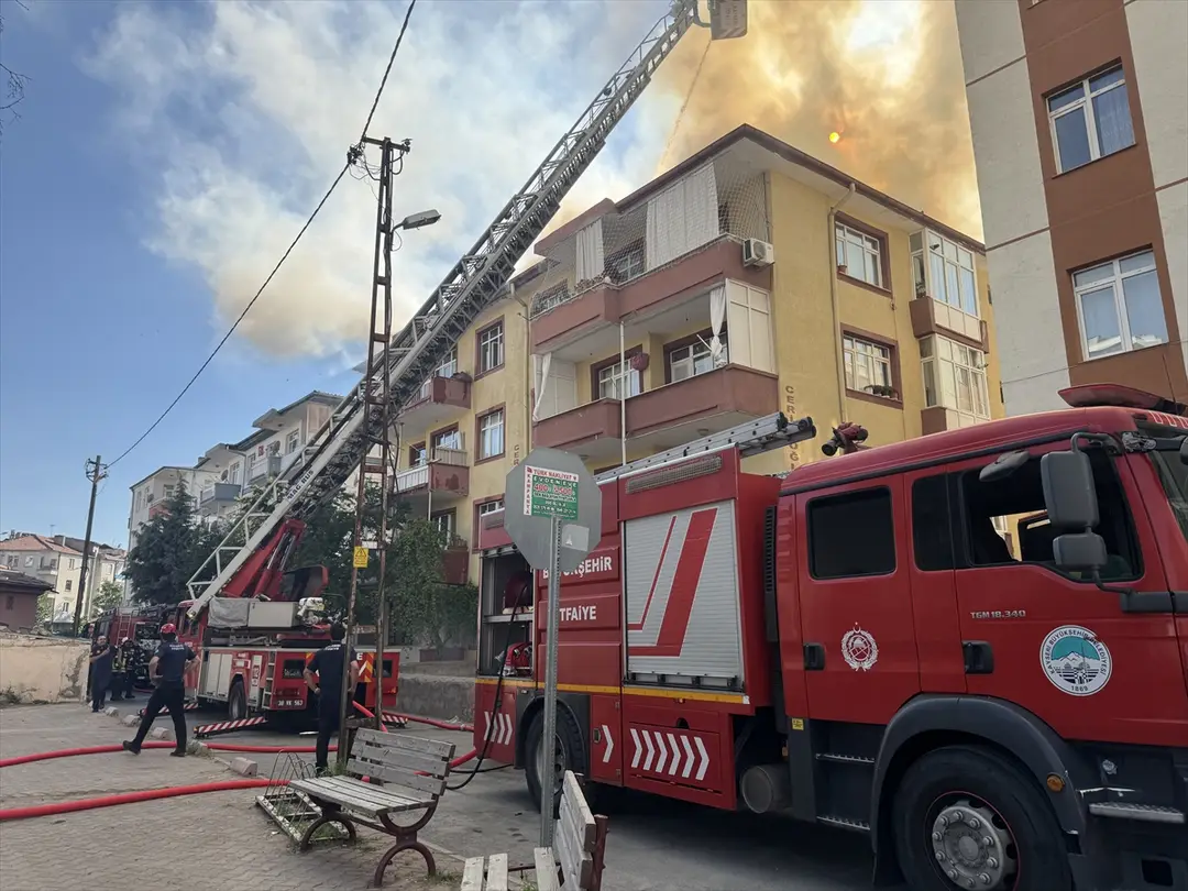 Kayseri'de çatı yangını hasara yol açtı