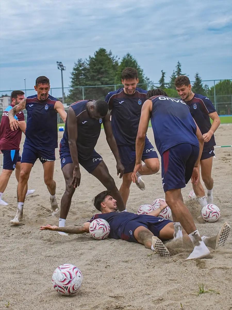 Trabzonspor: Yeni sezon hazırlıklarına çift antrenmanla devam etti