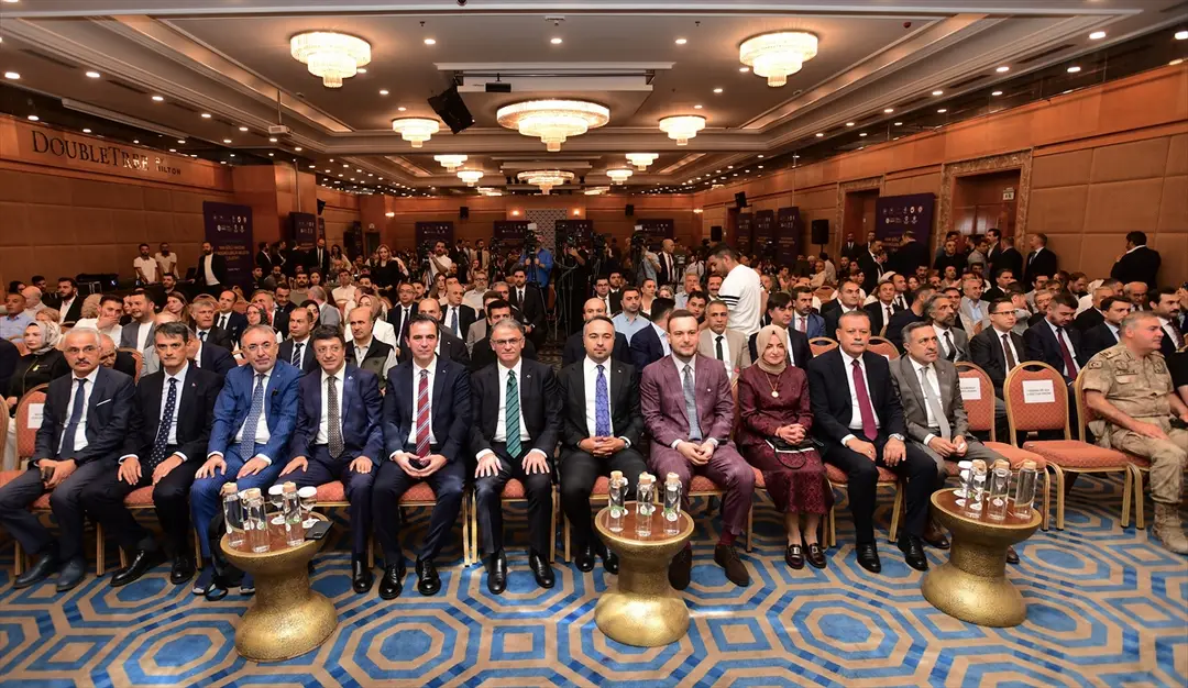 Bakan Yardımcısı Burak Demiralp: Van Gölü tehditlere direniyor