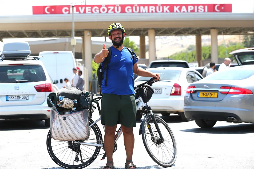 Şubat Beydilli: Kocaeli to Umrah by Bicycle, Enters Syria