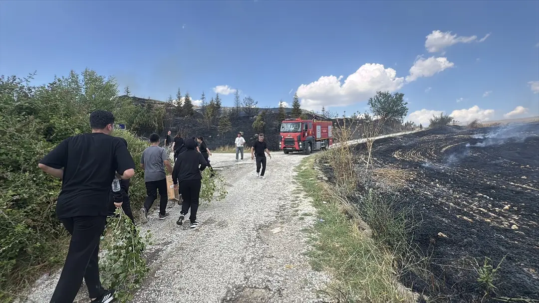 Stubble Fire in Edirne: 30 Decares of Farmland Destroyed