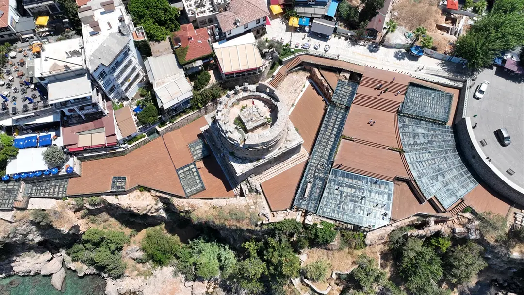 Antalya Hıdırlık-Turm: Ausgrabungen abgeschlossen, Tore offen