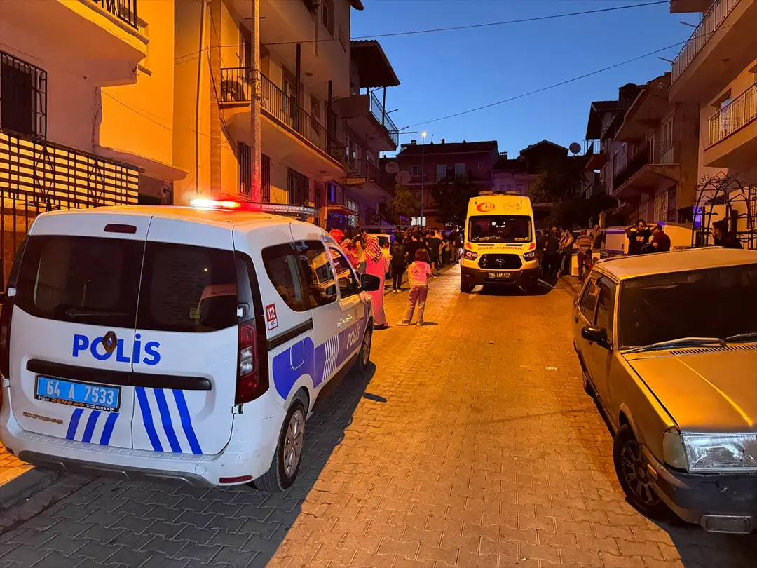 Uşak: Ahmet Çalkan stürzt beim Maulbeerpflücken vom Dach und stirbt