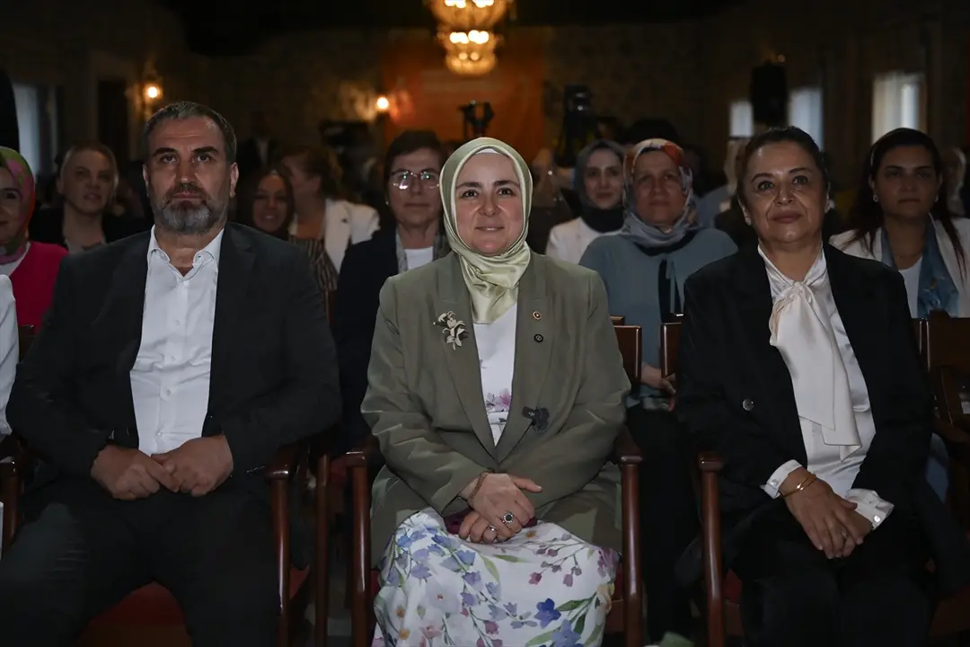 AK Partei Frauenorganisation: Frauen gestalten das Jahrhundert der Türkei