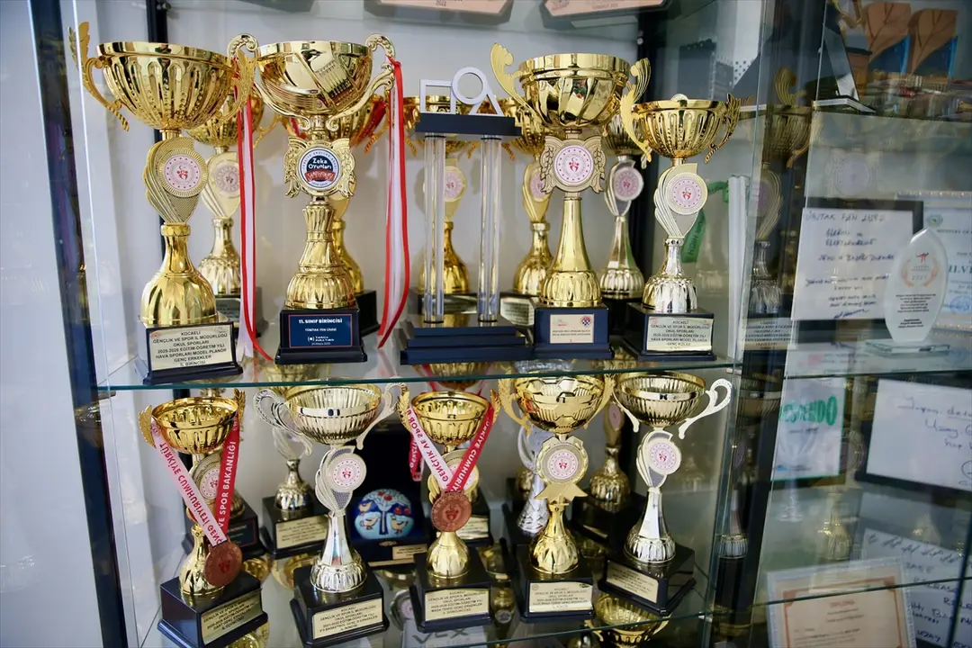 TÜBİTAK Fen Lisesi YKS'de zirvede: 7 öğrenci ilk 100'de yer aldı