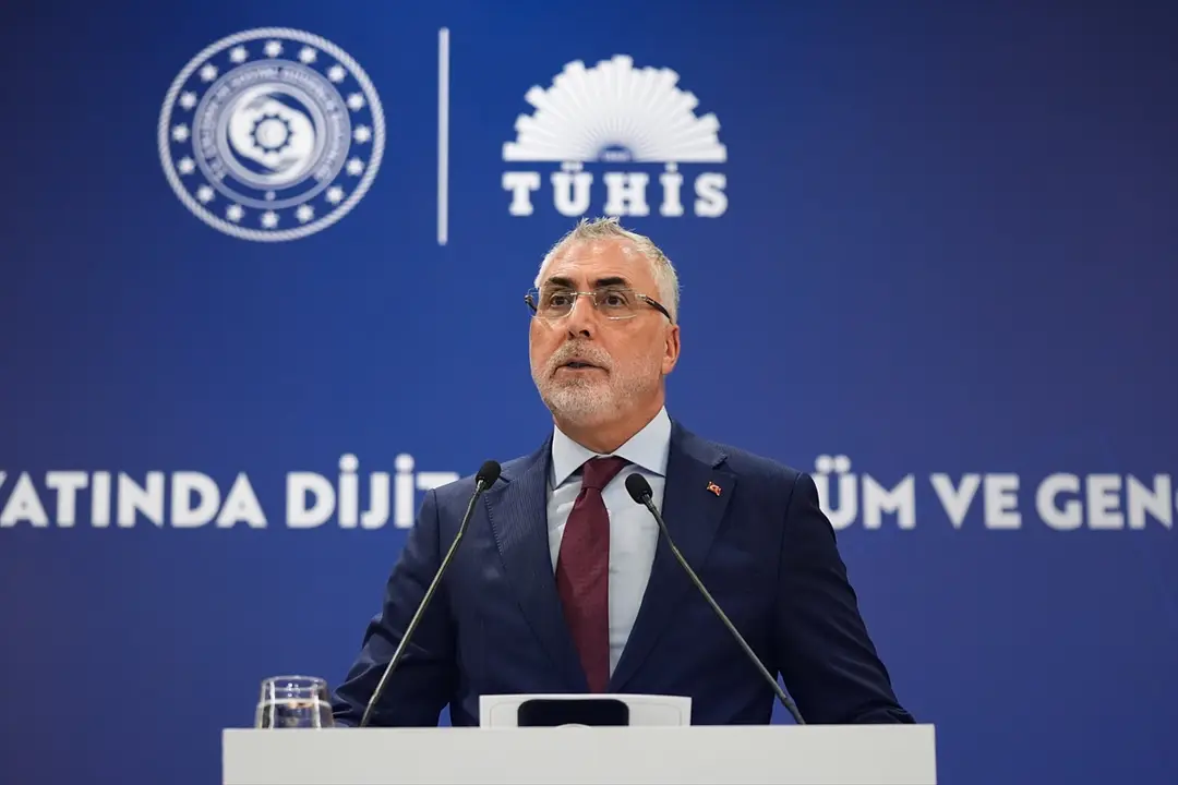 Bakan Işıkhan "Çalışma Hayatında Dijital Dönüşüm ve Gençler Semineri"nde konuştu: