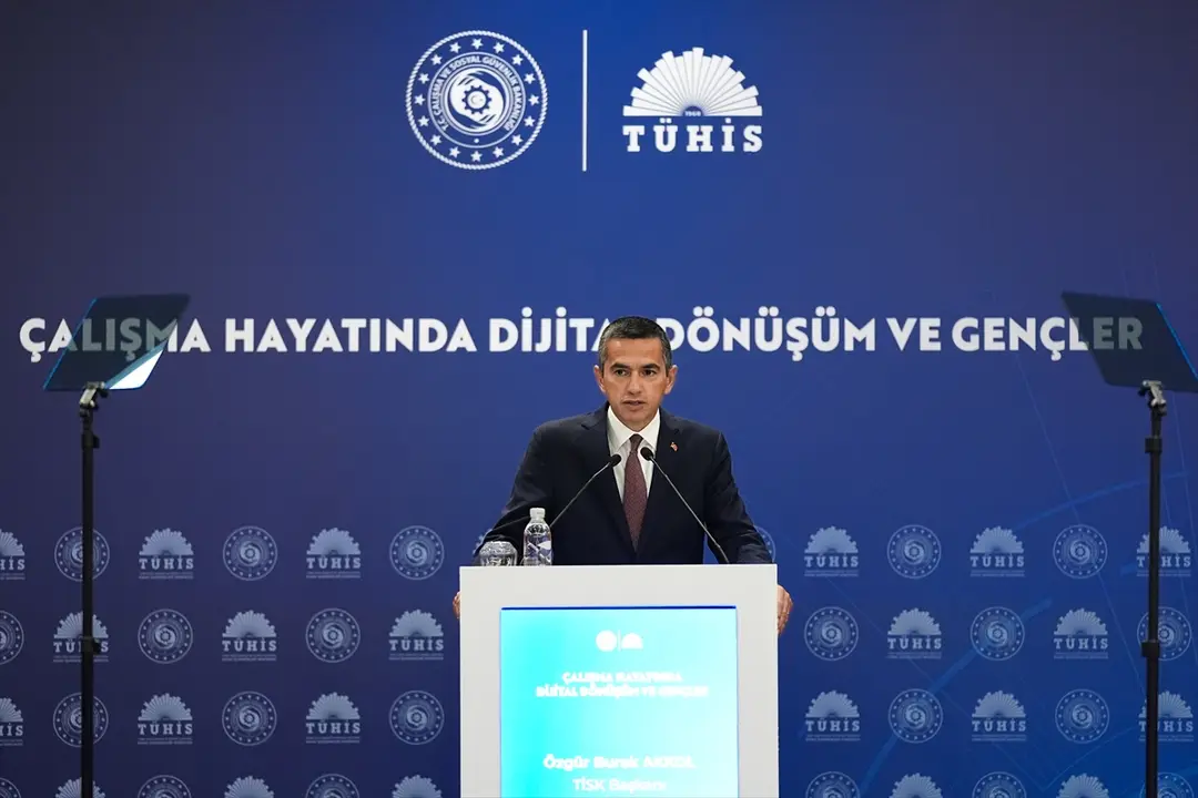Bakan Işıkhan "Çalışma Hayatında Dijital Dönüşüm ve Gençler Semineri"nde konuştu: