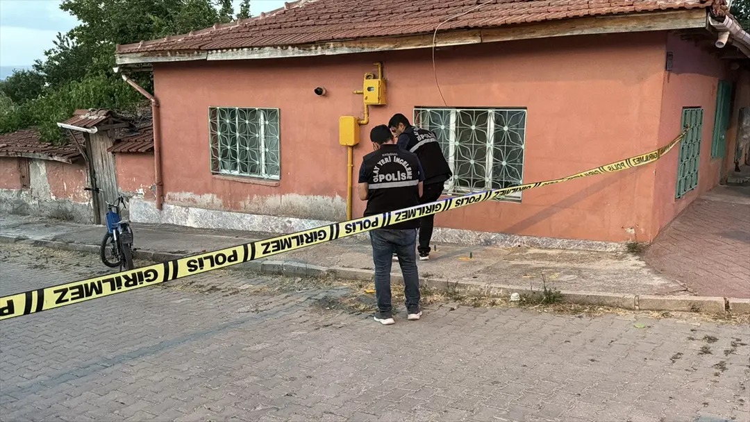 3 Injured, Including Child, in Eskişehir Armed Brawl
