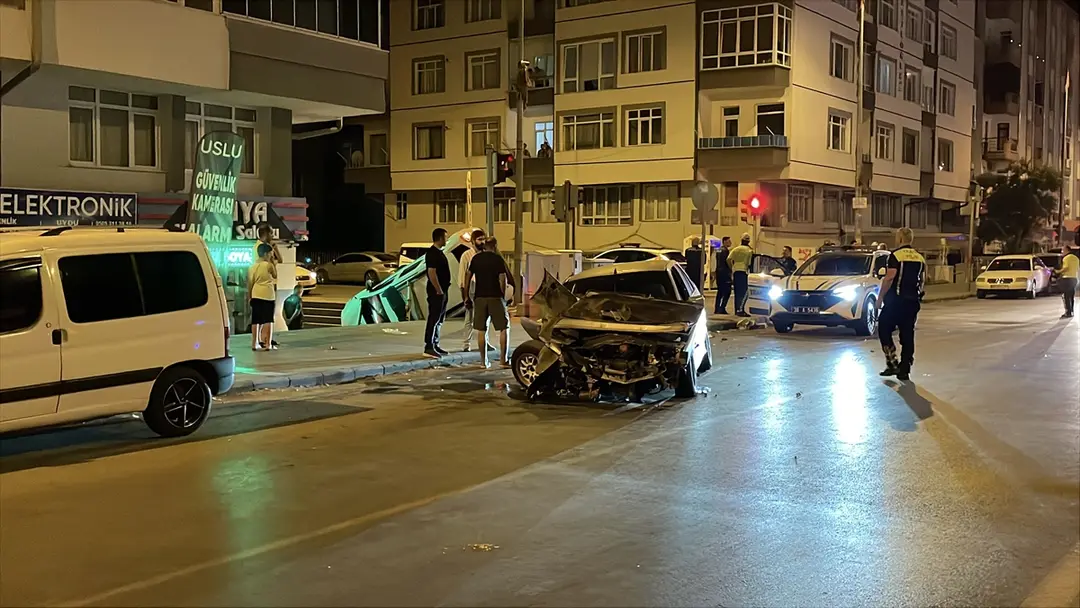 3 Verletzte bei Polizeifahrzeugunfall in Kayseri, darunter 2 Wachmänner