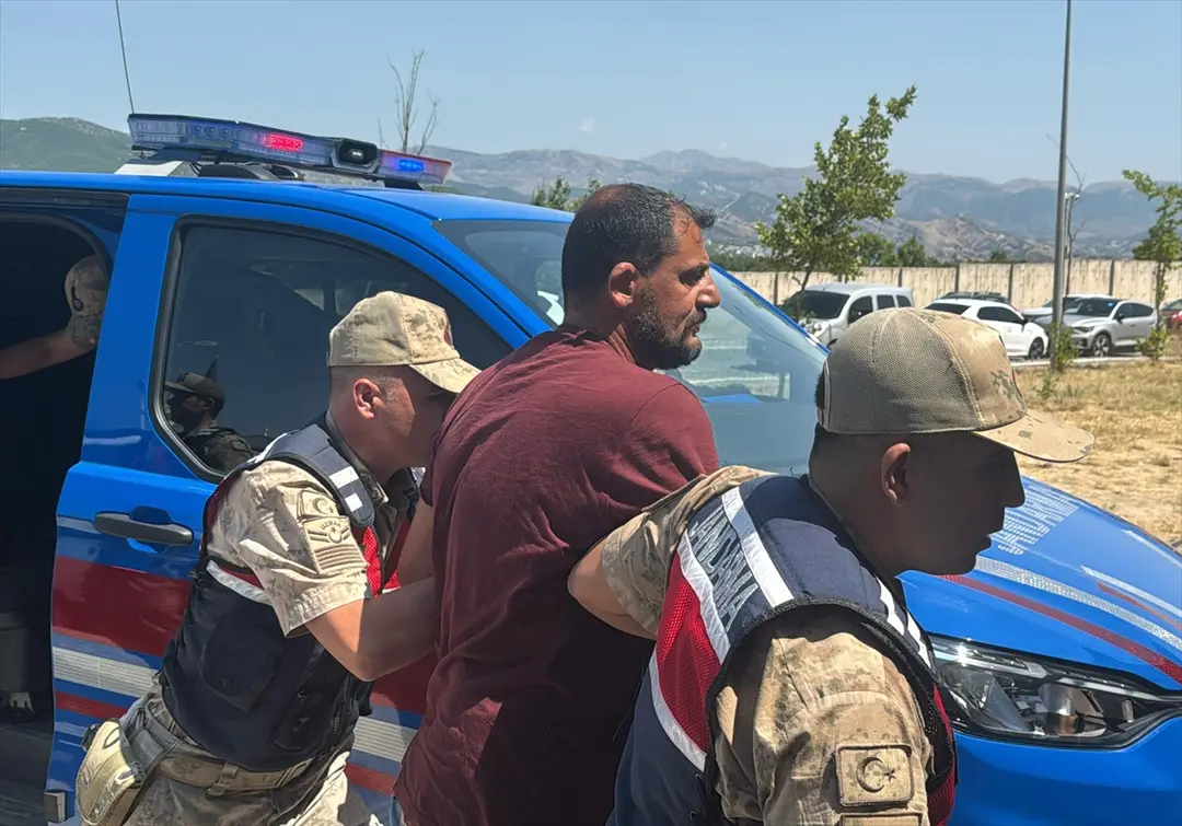 Doku soruşturmasında Tuncay Sonel'in dijital materyalleri incelendi, 2 şüpheli yakalandı