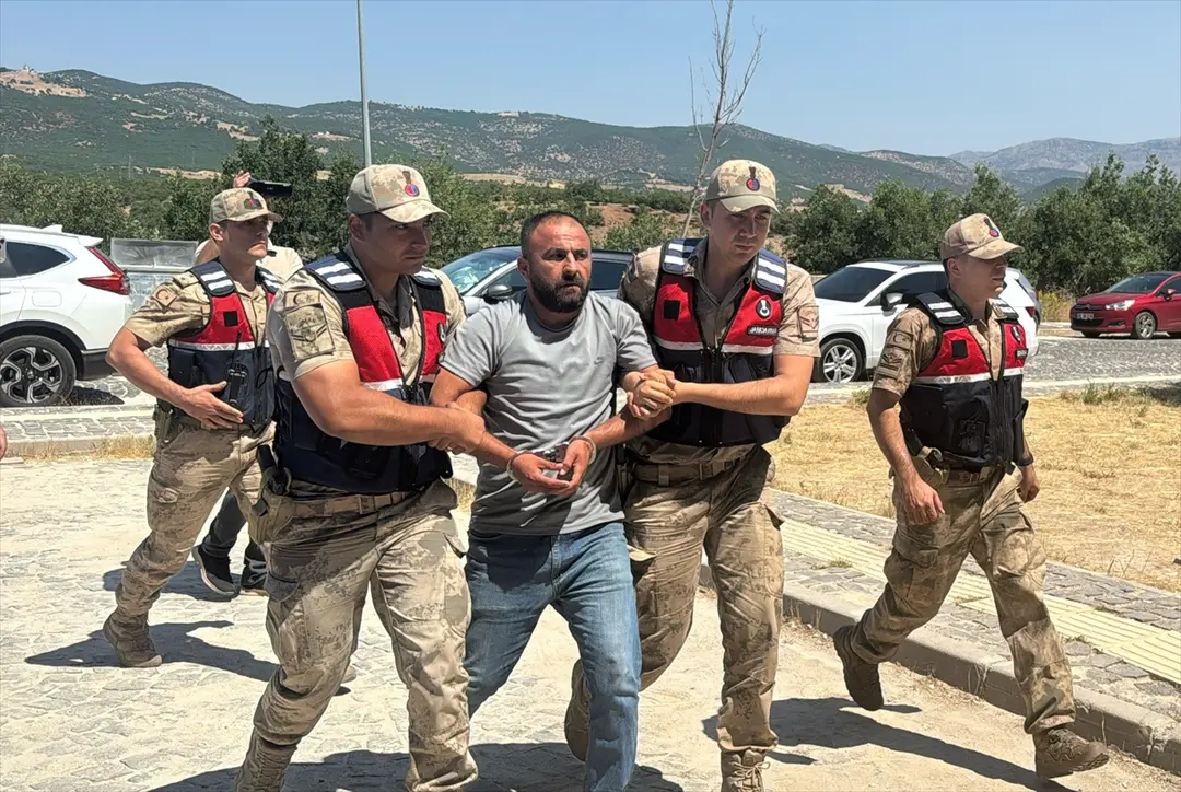 Doku soruşturmasında Tuncay Sonel'in dijital materyalleri incelendi, 2 şüpheli yakalandı
