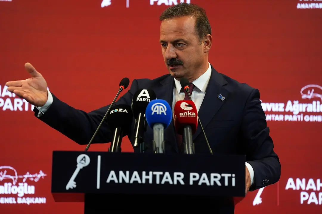 Yavuz Ağıralioğlu: 50+1-System ändern, gleicher Lohn für Arbeiter