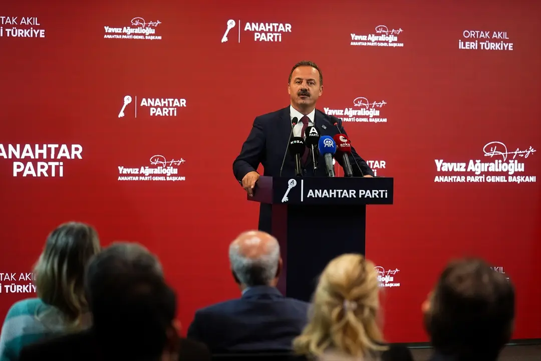 Yavuz Ağıralioğlu: 50+1-System ändern, gleicher Lohn für Arbeiter