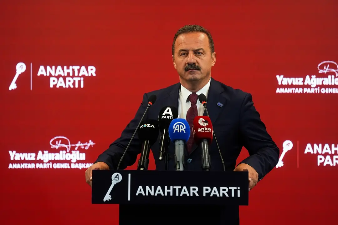 Yavuz Ağıralioğlu: 50+1-System ändern, gleicher Lohn für Arbeiter
