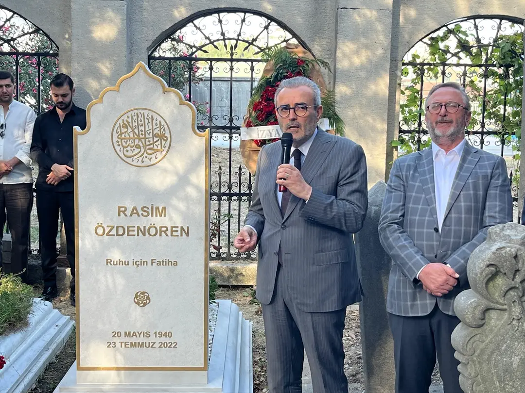 Rasim Özdenören zum 4. Todestag am Grab geehrt