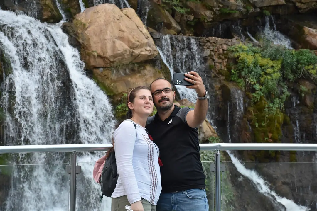 Tomara Waterfall in Gümüşhane Welcomes Nature Lovers