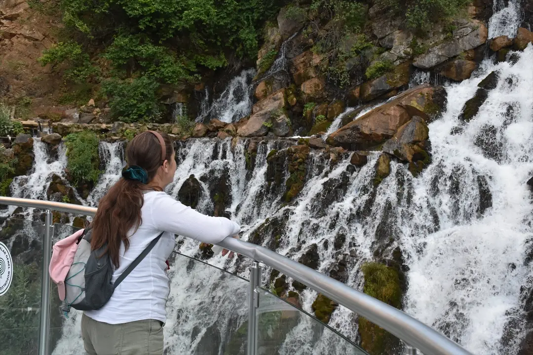 Tomara Waterfall in Gümüşhane Welcomes Nature Lovers