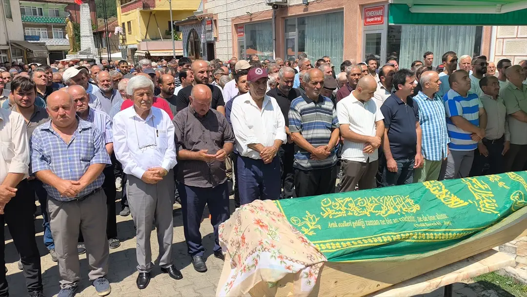 Ehepaar Karaca nach tödlichem Unfall in Karabük beigesetzt