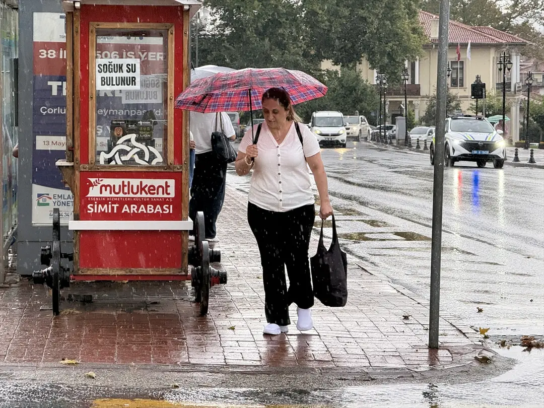 Heftiger Regenguss beeinträchtigt das Leben in Tekirdağ