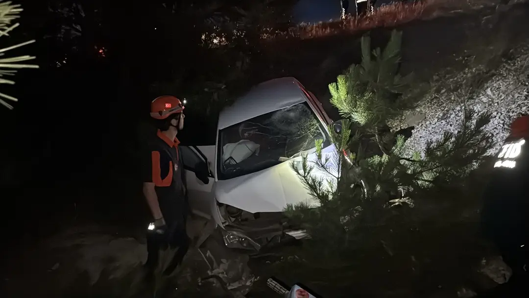 Accident in Kütahya: Car and Motorcycle Collide, 5 Injured