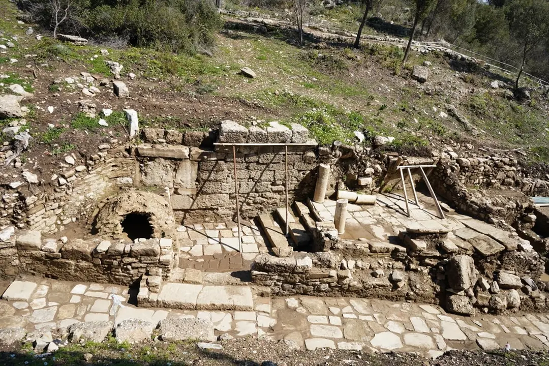 Minister Ersoy: 2000 Jahre alte Theaterstraße in Aspendos freigelegt