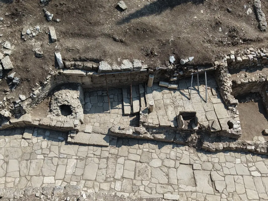 Minister Ersoy: 2000 Jahre alte Theaterstraße in Aspendos freigelegt