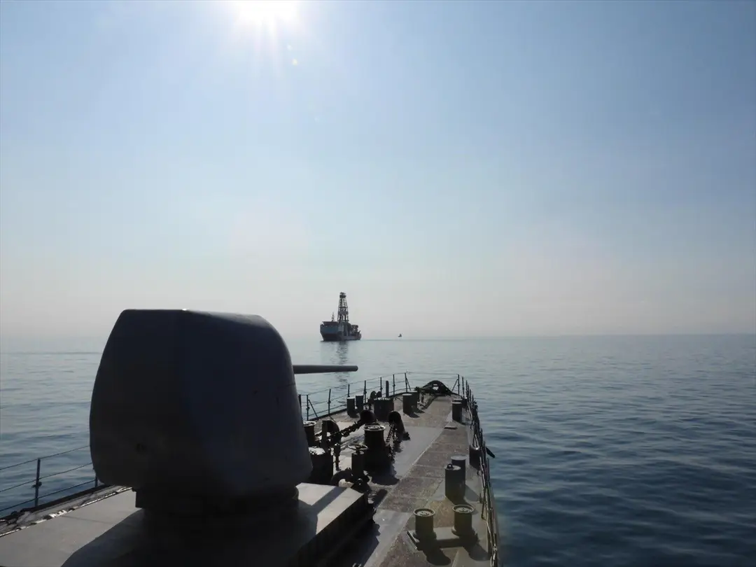 MSB: TCG Turgutreis Escorts Drilling Ships