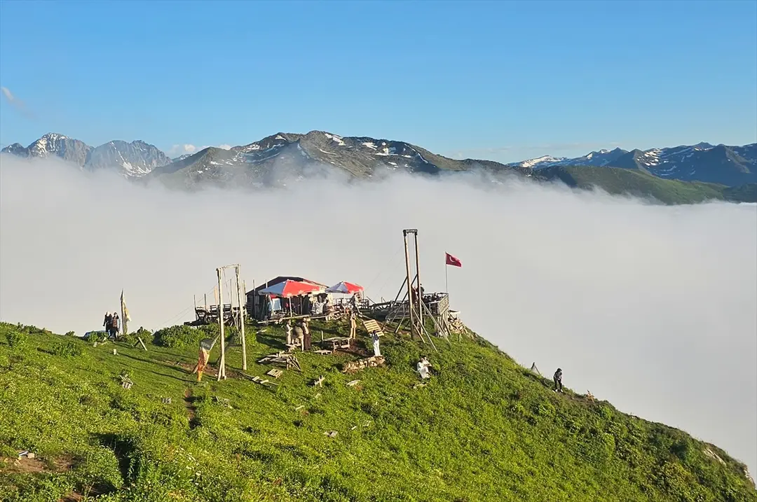 Huser Plateau: Heaven Above the Clouds Welcomes Visitors