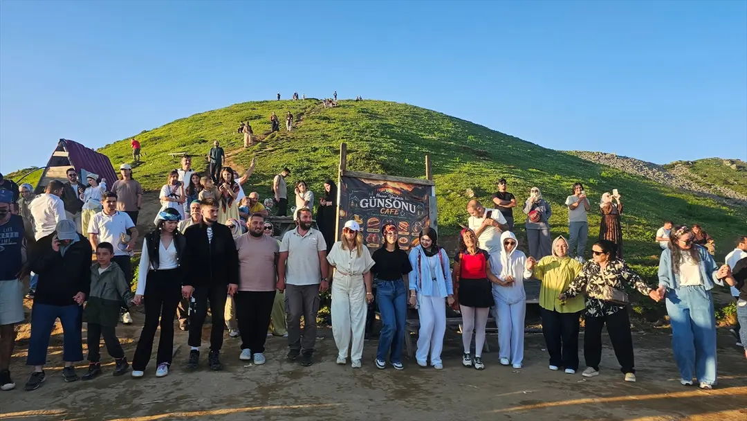 Huser Plateau: Heaven Above the Clouds Welcomes Visitors