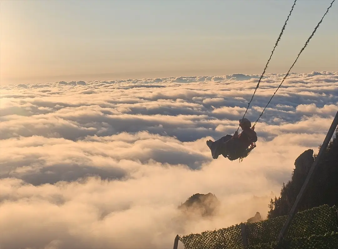 Huser Plateau: Heaven Above the Clouds Welcomes Visitors