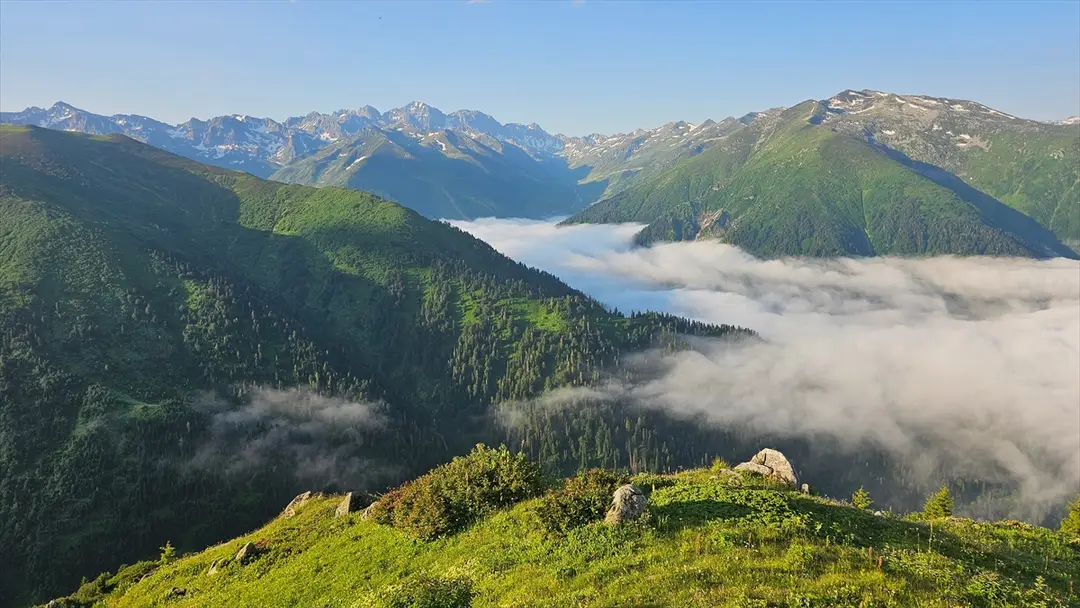Huser Plateau: Heaven Above the Clouds Welcomes Visitors