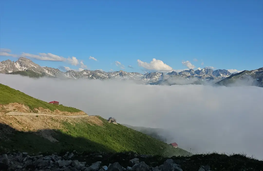 Huser Plateau: Heaven Above the Clouds Welcomes Visitors