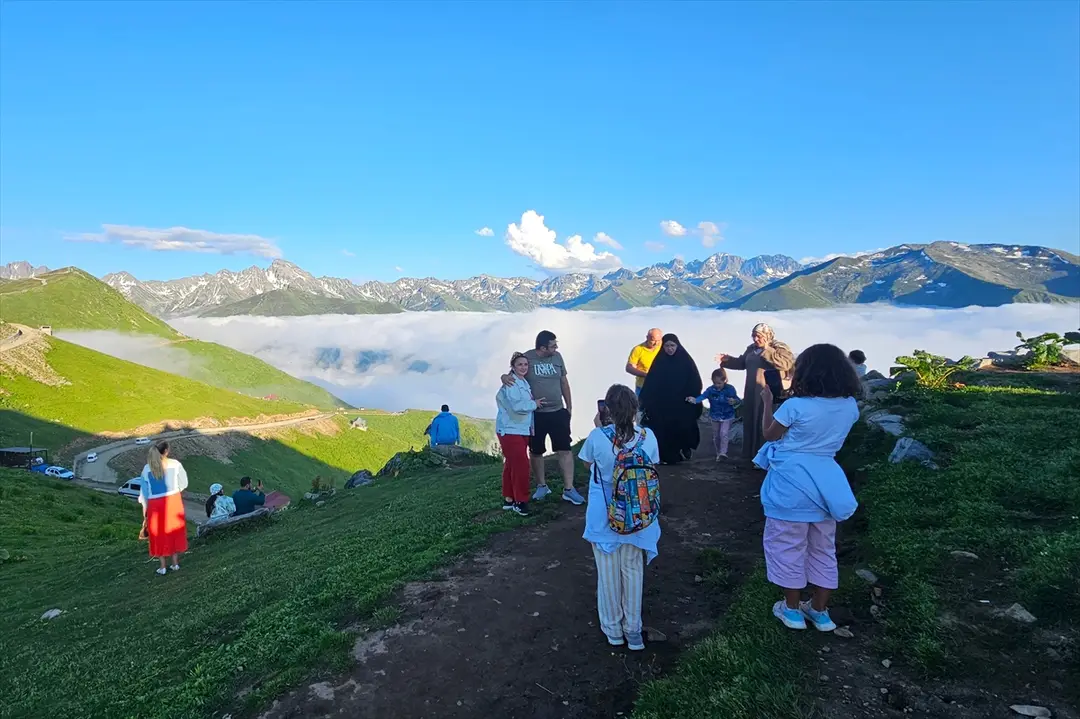 Huser Plateau: Heaven Above the Clouds Welcomes Visitors