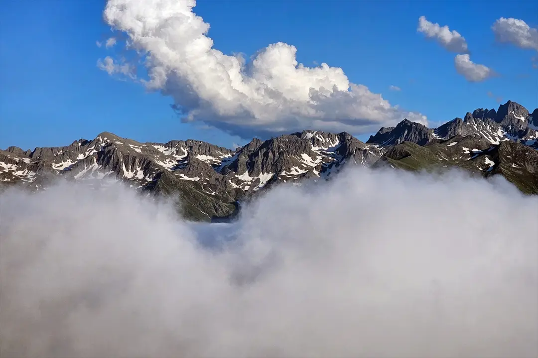 Huser Plateau: Heaven Above the Clouds Welcomes Visitors