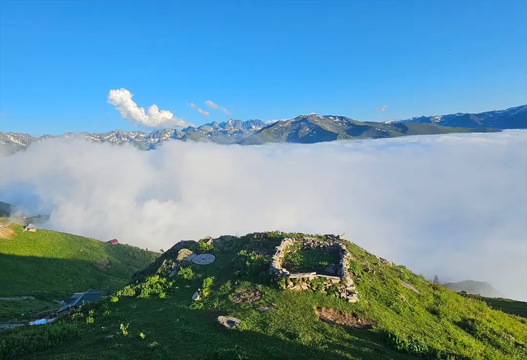 Huser Plateau: Heaven Above the Clouds Welcomes Visitors